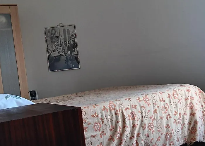 Quarto em Acomodações Particulares João 2 *